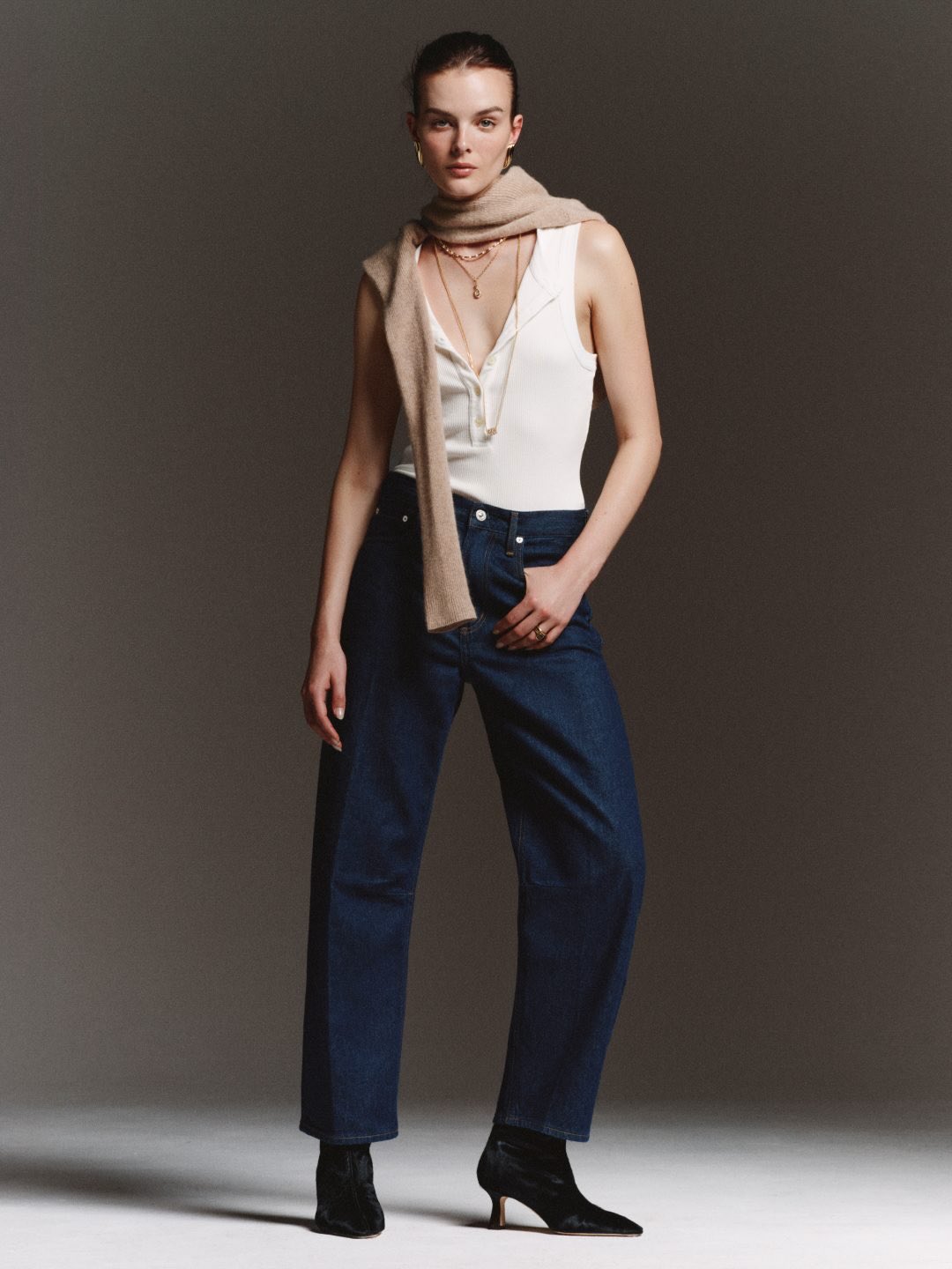 Net -A-Porter Milano — photo 5, Net -A-Porter, shot in Milano | soloprod, film and photography production company Milan Italy